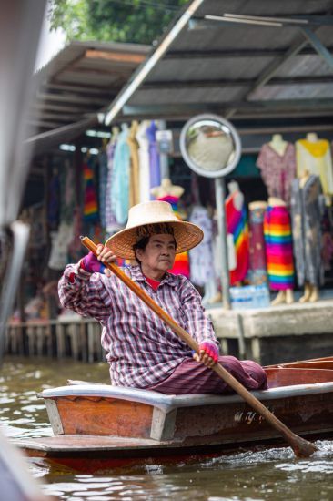 Damnoen Saduak Floating Market
