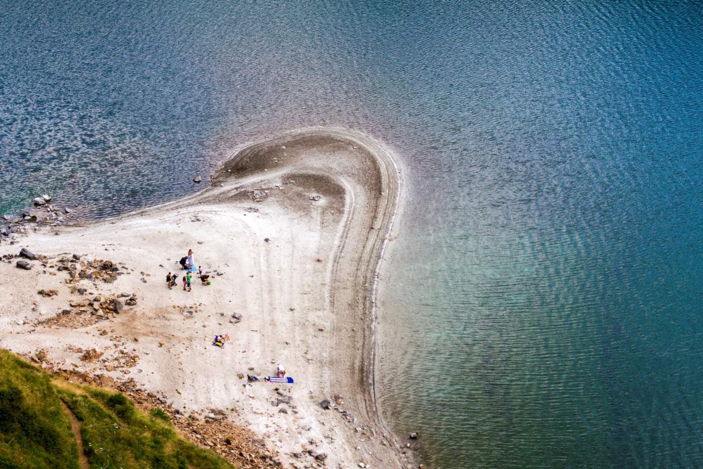 Storvandre: Ritom Lake