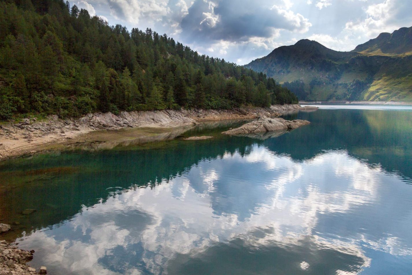 Storvandre: Ritom Lake