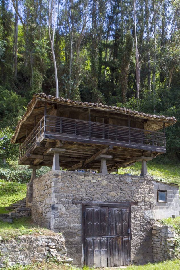 Storvandre: Horreos de Las Folgueras