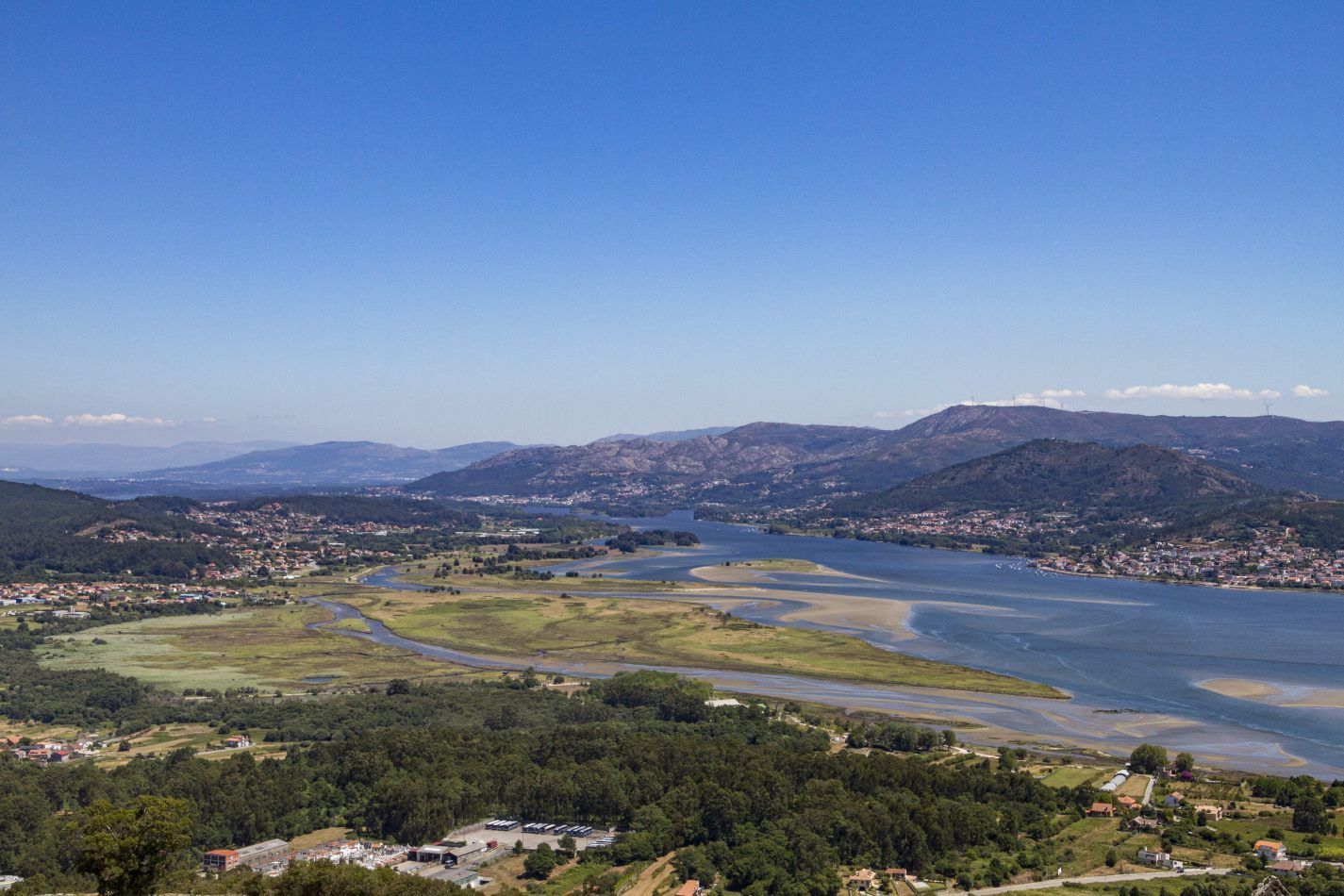 Storvandre: Santa Trega