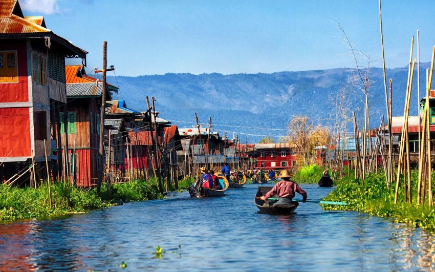Inle lake traffic