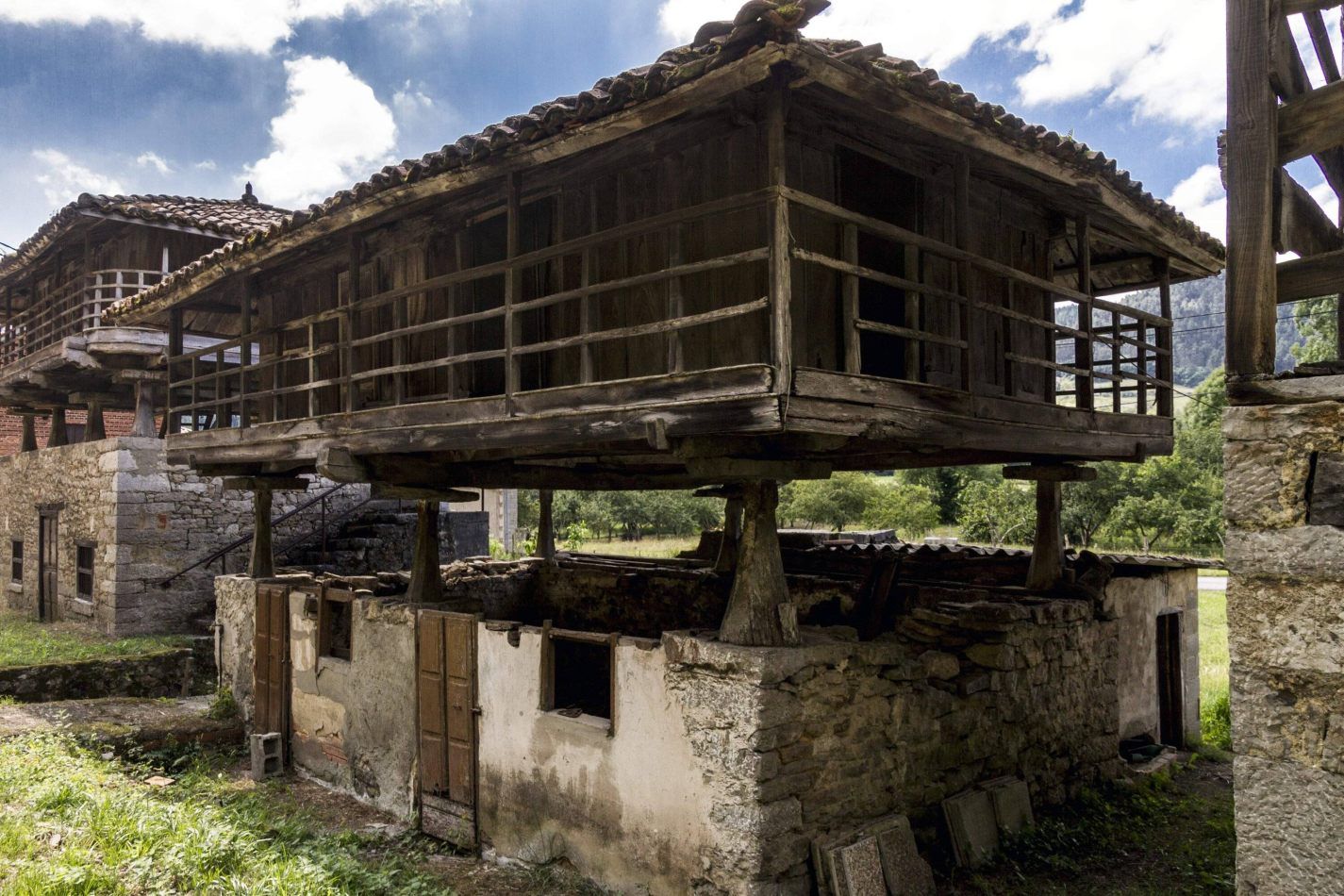 Storvandre: Horreos de Las Folgueras