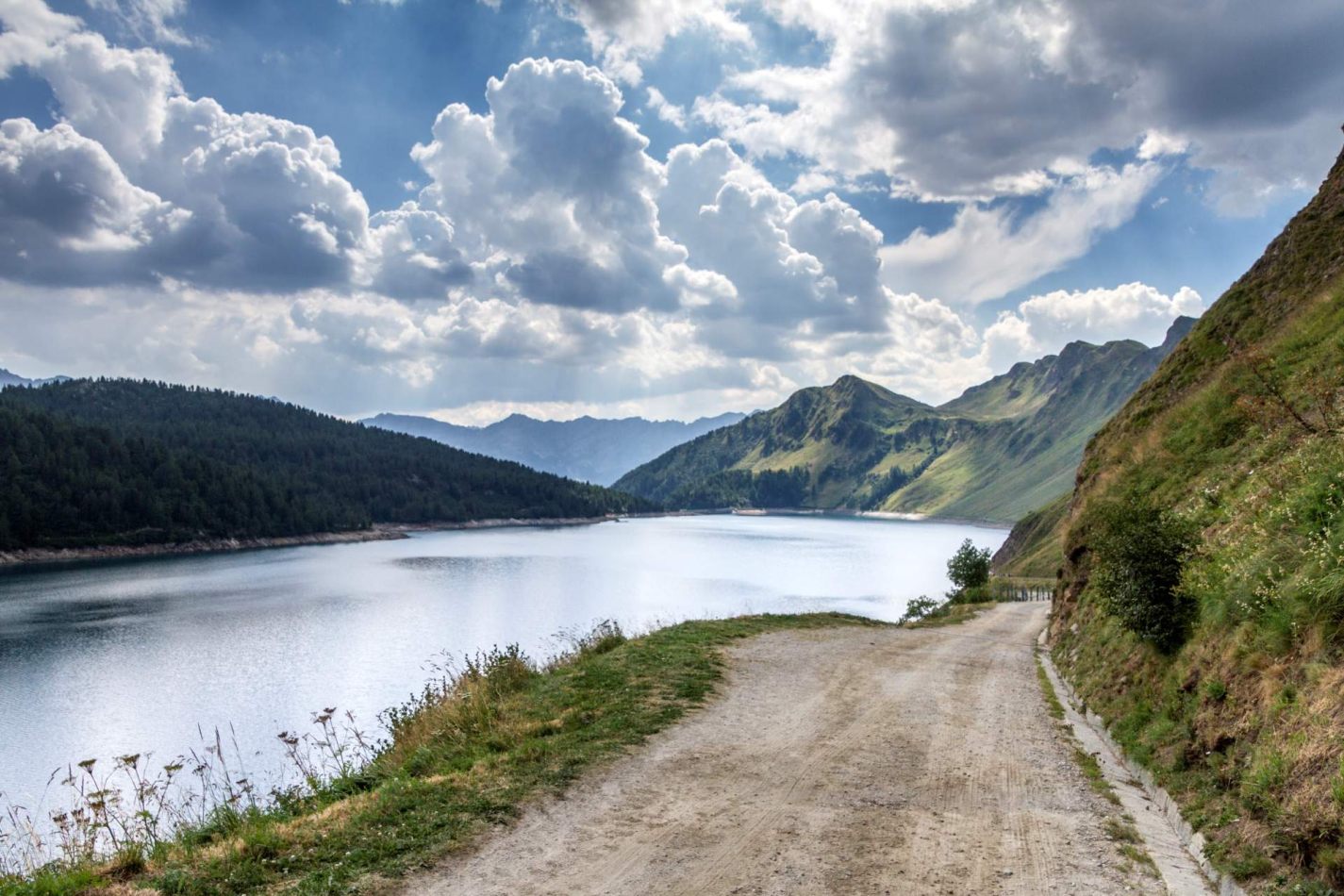 Storvandre: Ritom Lake