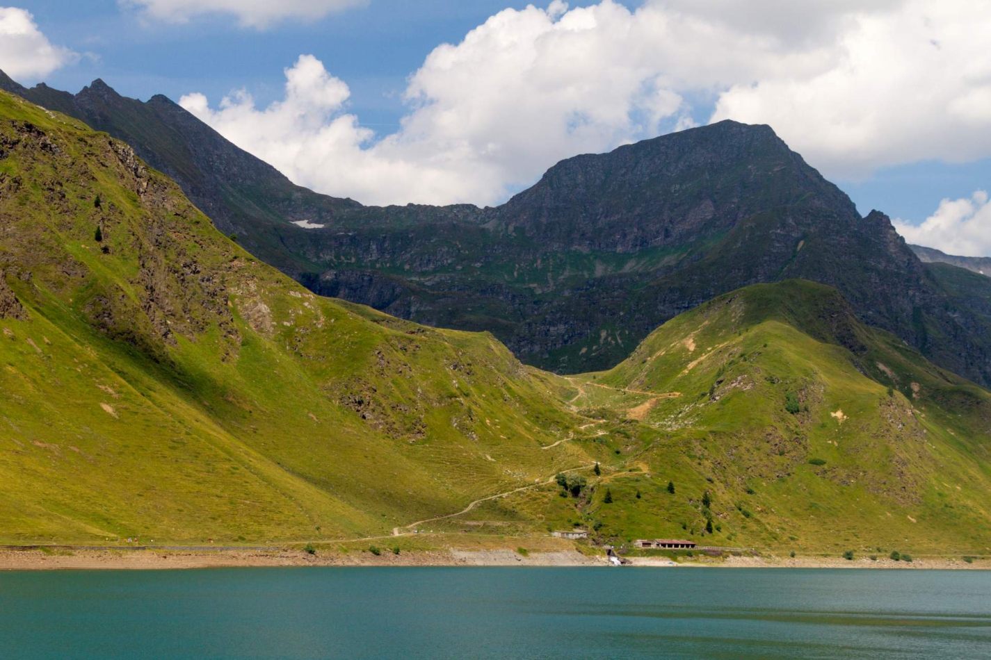 Storvandre: Ritom Lake