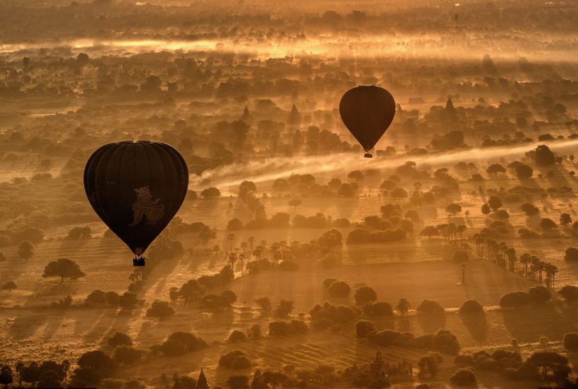 Balooning over Bagan