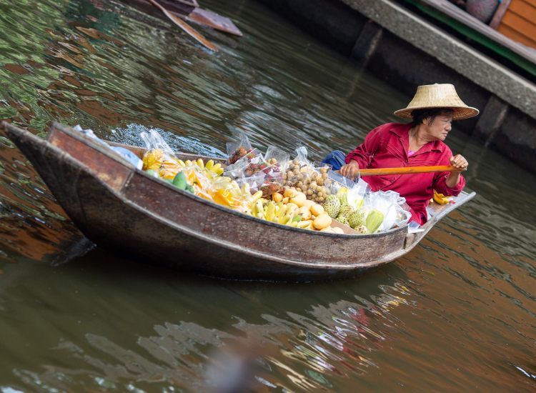 Damnoen Saduak Floating Market