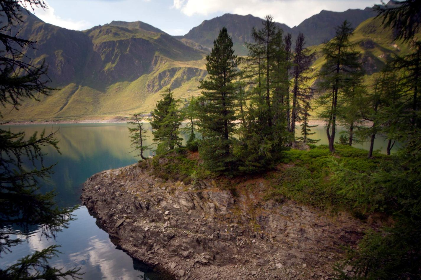 Storvandre: Ritom Lake
