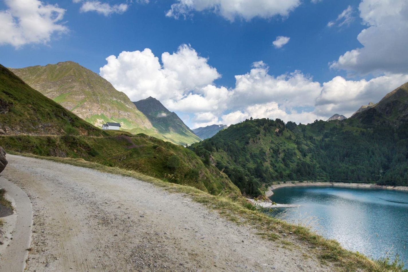 Storvandre: Ritom Lake