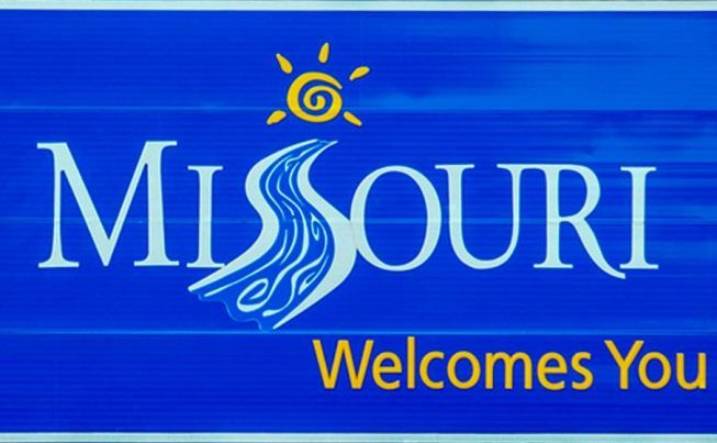 Des Moines  IA to St  Louis  MO