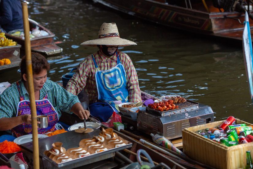 Damnoen Saduak Floating Market