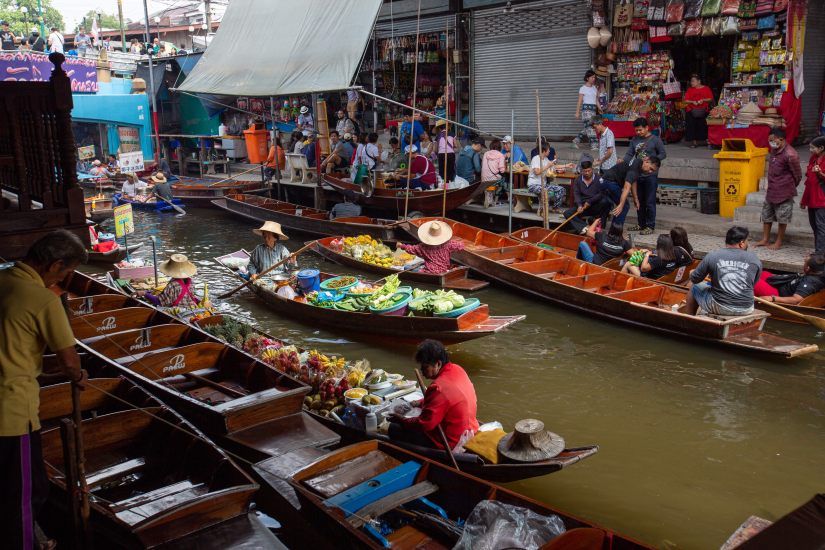 Damnoen Saduak Floating Market